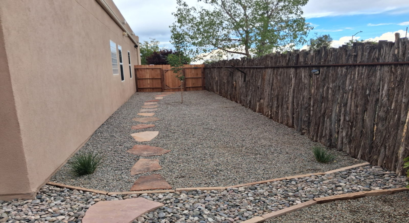 Desert Garden with Winding Flagstone and Circular Patio
