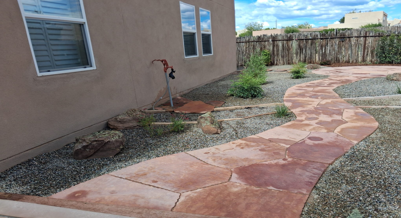 Desert Garden with Winding Flagstone and Circular Patio